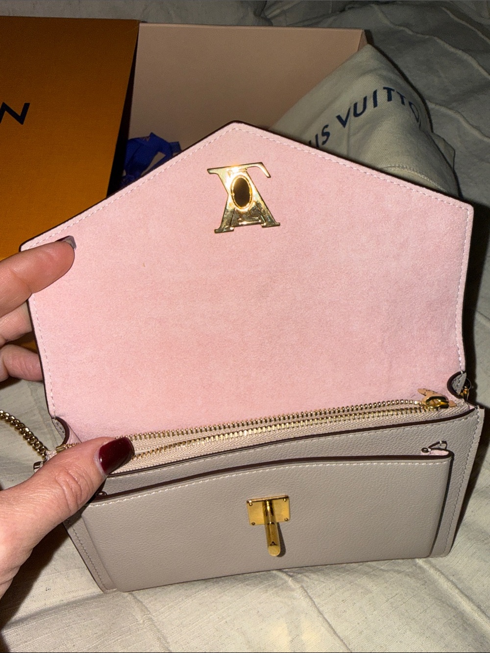 Louis Vuitton Nude/Beige Leather Chain Crossbody with Gold Hardware - Picture 7 of 17
